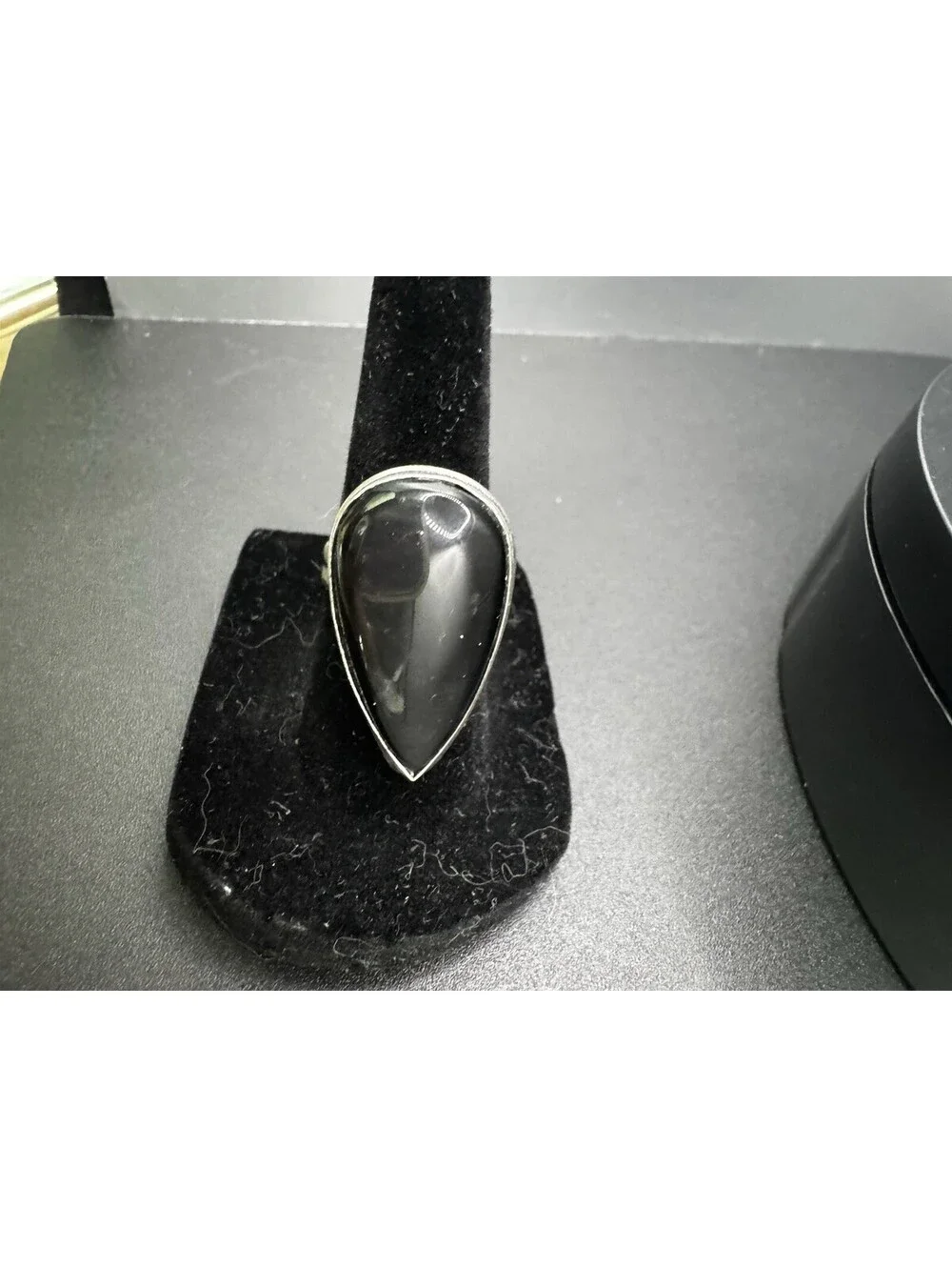 Black Teardrop Statement Ring Silver Tone Bezel Split Shank Size 6.5 Statement